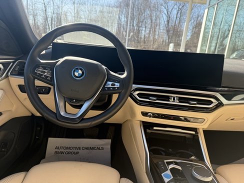 Used 2024 BMW i4 eDrive35 w/ Premium Package image 12
