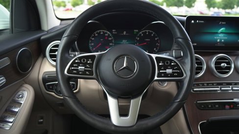 Certified 2022 Mercedes-Benz GLC 300 4MATIC w/ Premium Package Lite image 19