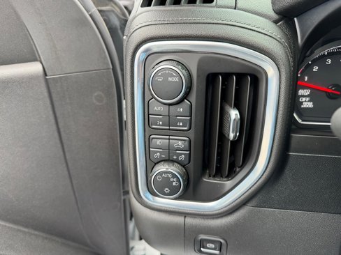Used 2020 Chevrolet Silverado 1500 LT Trail Boss image 23