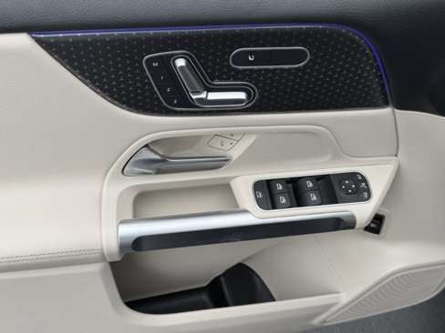 Certified 2025 Mercedes-Benz GLB 250 image 18