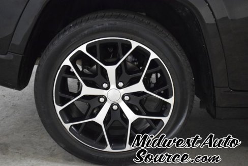 Used 2024 Jeep Grand Cherokee Summit image 9