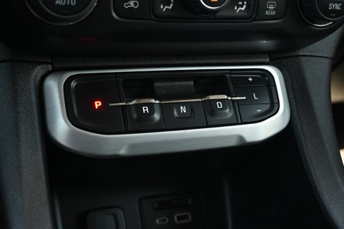 Used 2023 GMC Acadia SLT image 25
