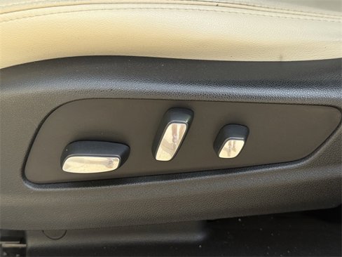 Used 2018 Cadillac XT5 Luxury w/ Driver Awareness Package image 28