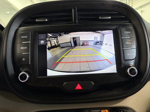 Certified 2023 Kia Soul LX w/ LX Technology Package image 18