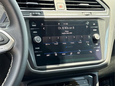 Used 2022 Volkswagen Tiguan SE image 10