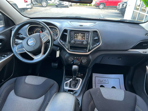 Used 2017 Jeep Cherokee Sport image 16