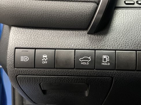 Used 2019 Toyota Camry LE image 29