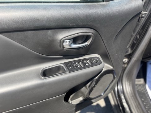 Used 2022 Jeep Renegade Altitude image 22