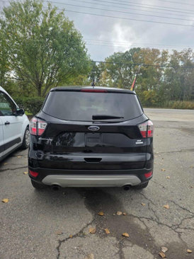Used 2017 Ford Escape SE image 3