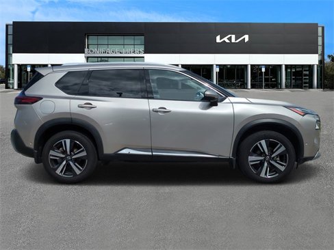 Used 2022 Nissan Rogue Platinum w/ Head-Up Display Package image 2