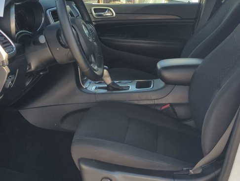Used 2021 Jeep Grand Cherokee Laredo image 10