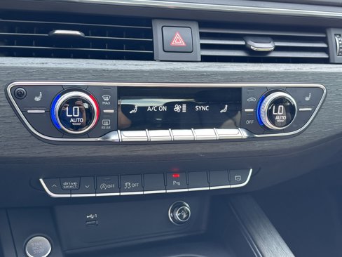 Used 2019 Audi A4 2.0T Premium image 29
