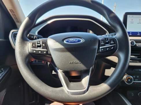 Used 2020 Ford Escape SE image 17