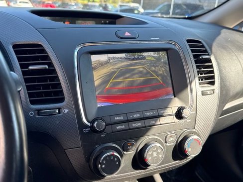 Used 2017 Kia Forte S image 17