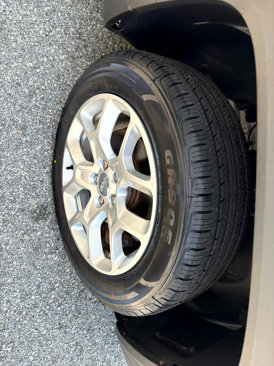 Used 2016 Jeep Renegade Latitude w/ Popular Equipment Group image 16