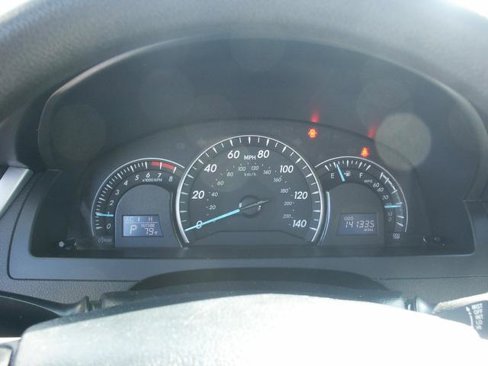 Used 2013 Toyota Camry LE image 10