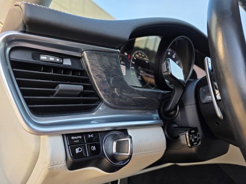 Certified 2018 Porsche Panamera 4 w/ Premium Package Plus image 29