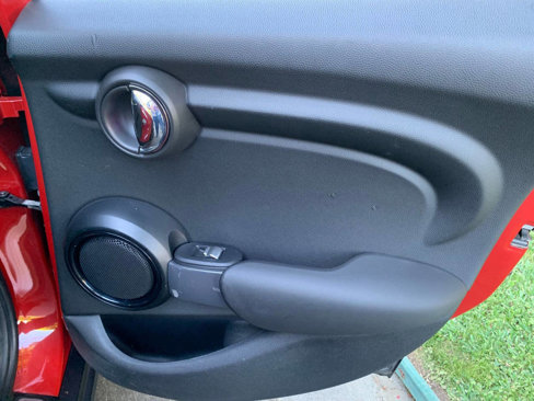 Used 2015 MINI Cooper 4-Door Hardtop image 22