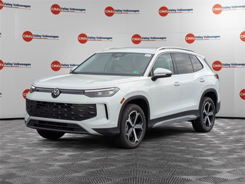 New 2025 Volkswagen Tiguan SE image 1