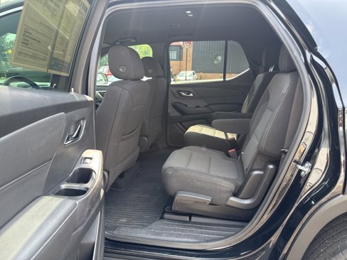 Used 2022 Chevrolet Traverse LT image 15