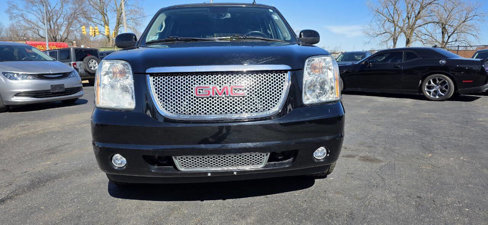 Used 2013 GMC Yukon XL Denali image 2