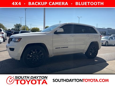 Used 2017 Jeep Grand Cherokee Altitude image 1
