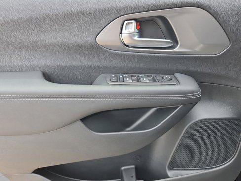 New 2026 Chrysler Voyager LX image 35