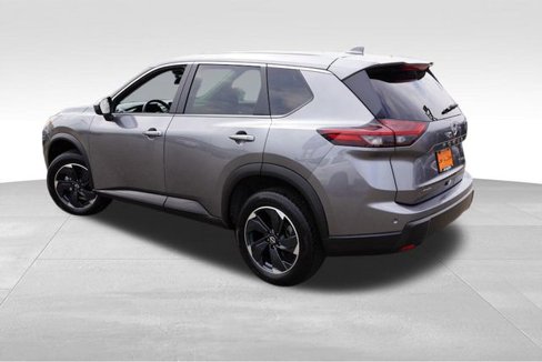 Used 2024 Nissan Rogue SV image 9
