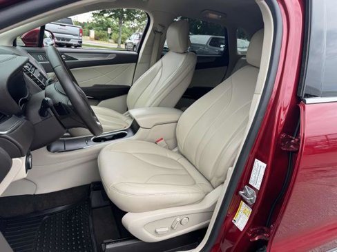 Used 2019 Lincoln MKC Premiere image 13