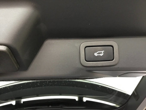 Used 2020 Land Rover Range Rover Sport HSE image 24
