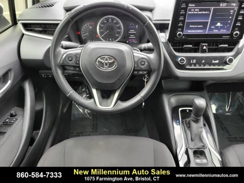Used 2021 Toyota Corolla LE image 13