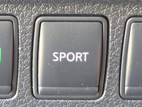 Used 2015 Nissan Sentra S image 11