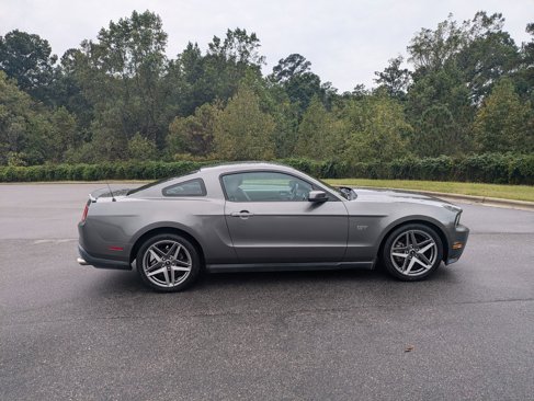 Used 2010 Ford Mustang GT image 4