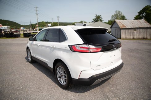 Used 2024 Ford Edge SEL image 5