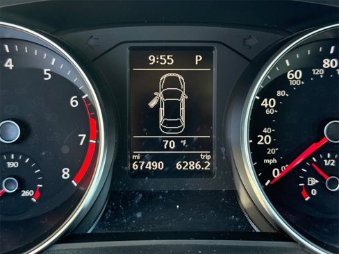 Used 2018 Volkswagen Passat 3.6 image 17