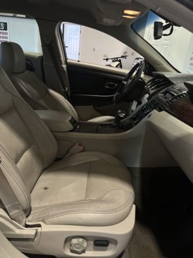 Used 2010 Ford Taurus SEL image 6