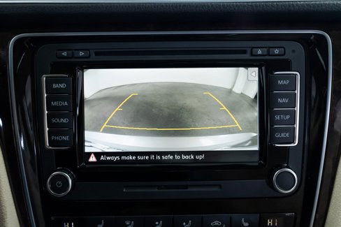 Used 2014 Volkswagen Passat TDI SEL Premium image 13