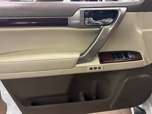 Used 2011 Lexus GX 460 image 25