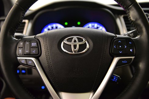 Used 2015 Toyota Highlander Limited image 13