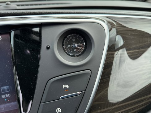 Used 2019 Buick Envision Essence w/ LPO, Road Trip Package image 18
