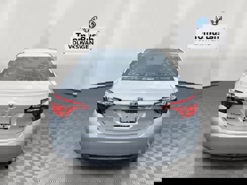 Used 2015 Toyota Corolla LE image 4