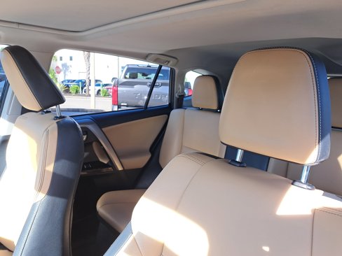 Used 2016 Toyota RAV4 Limited image 17