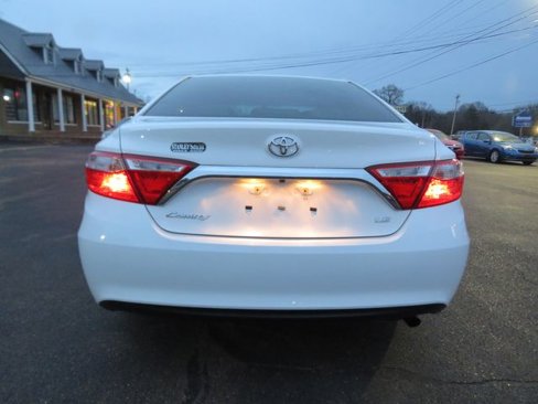 Used 2017 Toyota Camry LE image 12