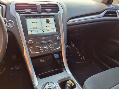 Used 2019 Ford Fusion SE image 5