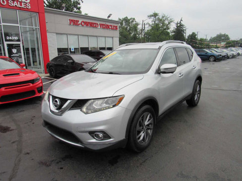 Used 2016 Nissan Rogue SL w/ SL Premium Package image 2