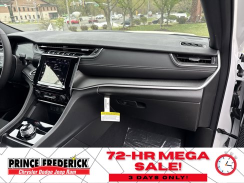New 2025 Jeep Grand Cherokee Laredo X image 14