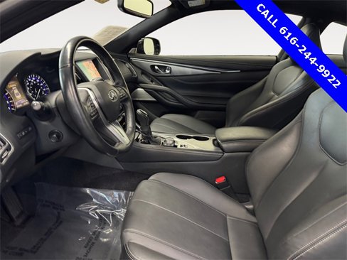 Used 2019 INFINITI Q60 3.0t Luxe w/ Essential Package image 6