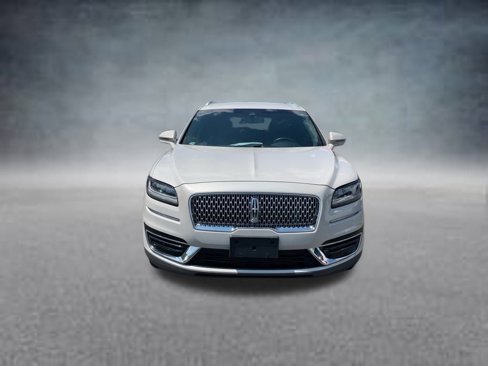 Used 2019 Lincoln Nautilus Premier image 8