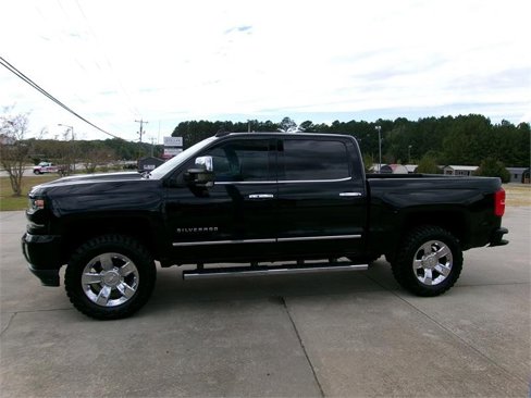 Used 2017 Chevrolet Silverado 1500 LTZ Z71 w/ LTZ Plus Package image 4