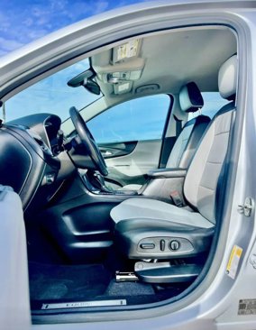 Used 2019 Chevrolet Equinox Premier image 12